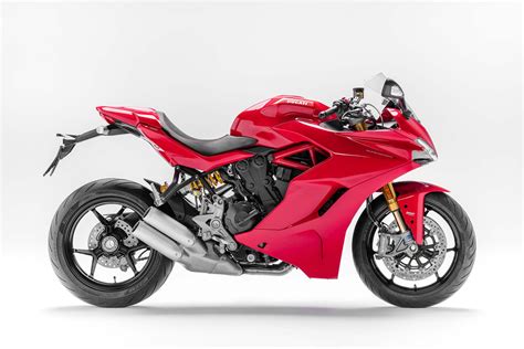 2017 Ducati SuperSport - The Sport Bike Returns - Asphalt & Rubber