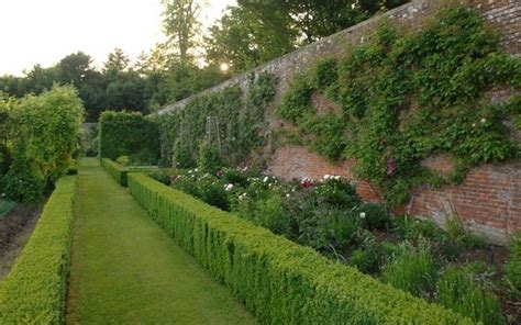 Walled garden design ideas – how to create your own secret garden?