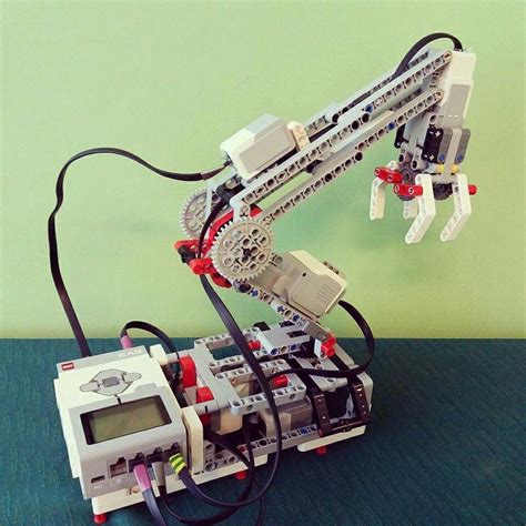 LEGO Mindstorms robots -Crane robot | Lego mindstorms, Lego nxt, Lego crane