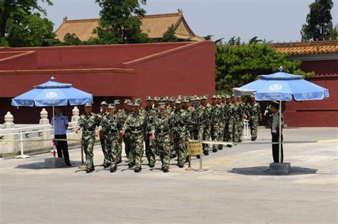 Chinese Soldiers on Parade editorial photography. Image of marching - 19434867