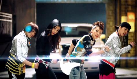 KPOPTownTV: 2NE1 - Fire MV Street Ver. / 2NE1 - Fire MV Space Ver.