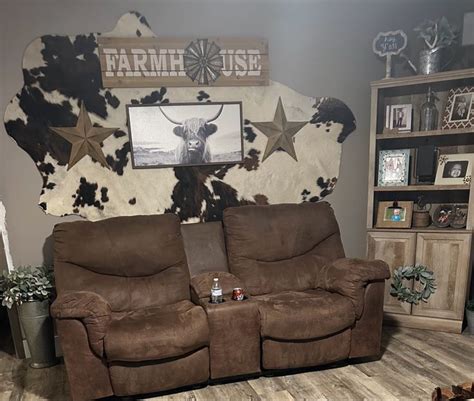 Cowhide rug wall decor | Farmhouse style living room decor, Western living room, Western living ...