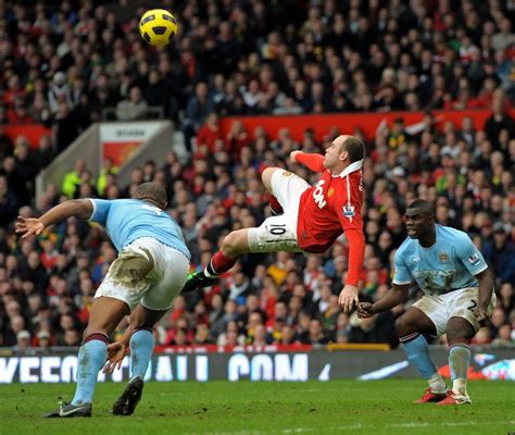 Wayne Rooney's Bicycle Kick Goal Is Greatest Of His Career (VIDEO ...