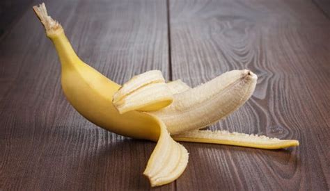 How To Peel A Banana (10 Ways)