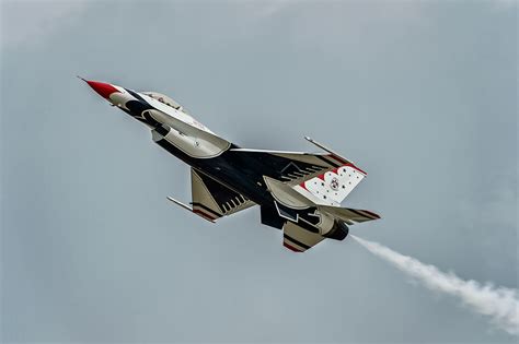 Thunderbirds F16 Fighting Falcon: Thunderbirds Air Force Display Team: Display Teams ...