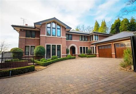 Cristiano Ronaldo sells £4million Cheshire mansion - but takes a £645,000 hit - Mirror Online