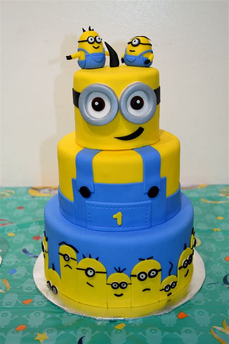 Minion Cake II