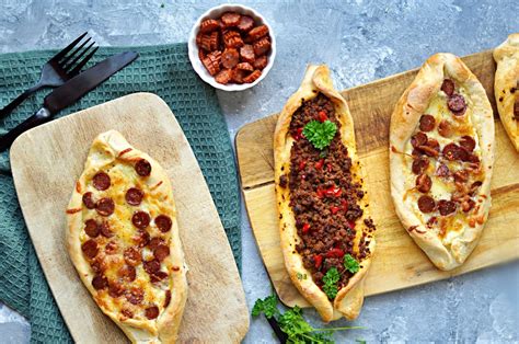 Making pizza at home? Try pide: Traditional Turkish flatbread | Daily Sabah