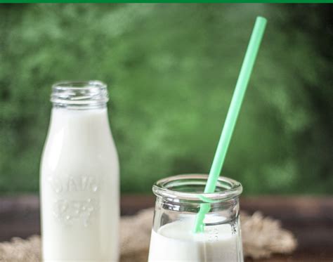 Almond Milk Vs Cow Milk - truehealthytipz