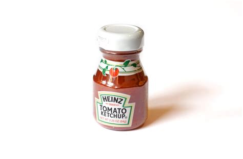 Best Condiments for Hot Dogs: Top 5 Toppings Most Recommended By Food Critics