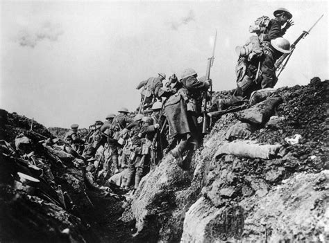 canadian-soldiers-going-into-action-from-trench - World War I: Trench Warfare Pictures - World ...