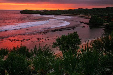 Pantai Sundak: Tempat yang Cocok Untuk Foto-foto