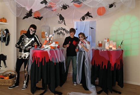 5 ideas for kids Halloween party decorations + tutorials