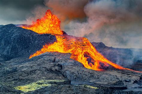 Magnificent View of Fagradalsfjall Eruption - Iceland Monitor