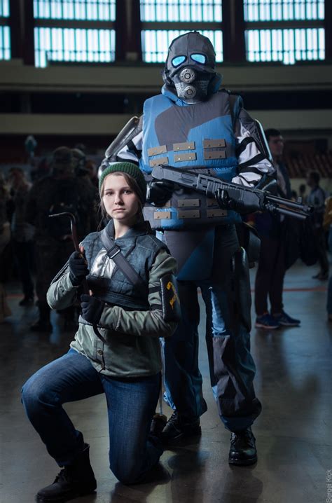 Half-Life 2 Combine Soldier and Rebel Cosplay by Kienagu on DeviantArt