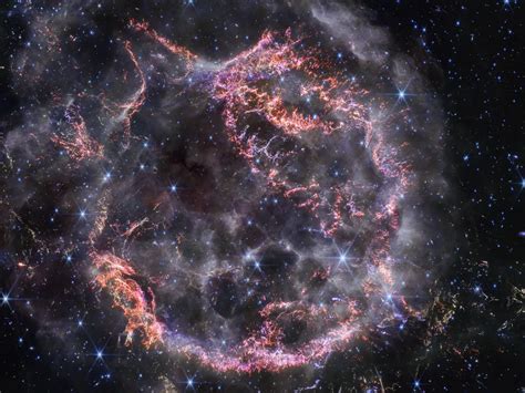 James Webb Telescope Captures Image of Supernova That 'Absolutely Shattered' a Star | Smithsonian