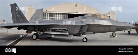 F22 stealth fighter hi-res stock photography and images - Alamy