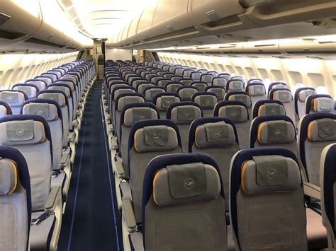 Inside Lufthansa's Airbus A340-300 - A Guided Tour - Simple Flying