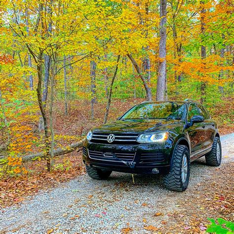 Lifted Volkswagen Touareg With 33" Mud Tires - offroadium.com