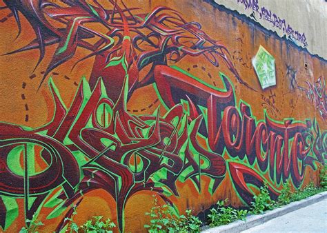 Graffiti Alley: A Tour of Toronto Street Art | Justin Plus Lauren