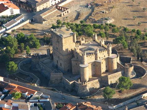 The castle of Guadamur, Toledo, Spain | Medieval castle, Castle house ...