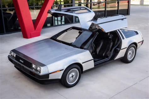 Una DeLorean DMC-12 del 1981 all'asta negli Usa [Video Sound]