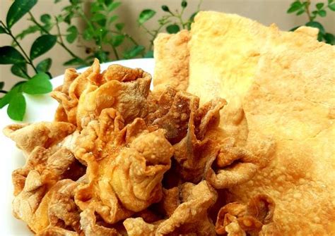 Resep Kulit Pangsit Goreng Ala Devina Hermawan oleh Ursula - Cookpad