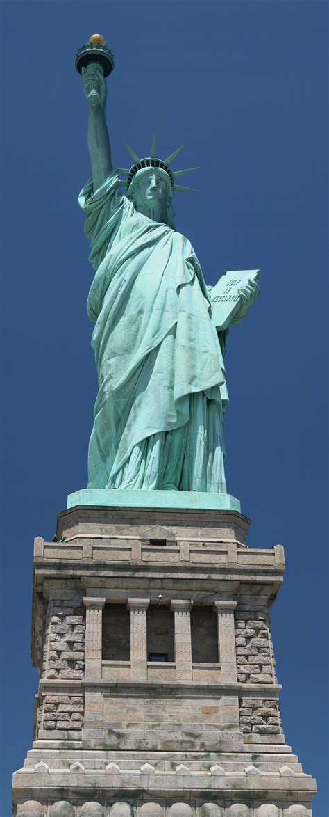 File:Statue of Liberty frontal 2.jpg - Wikipedia