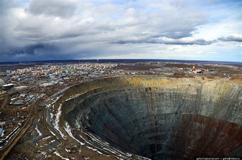 Mirny: A Giant Diamond Mine that Sucks Helicopters In