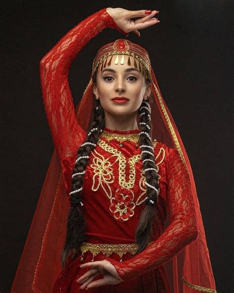 Pin by ϜϓſϞ on Azerbaijan | Azerbaijan clothing, Russian traditional ...