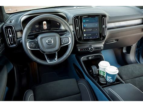 2023 Volvo C40 Recharge Pictures: | U.S. News