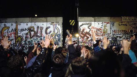 This Day in History: The fall of the Berlin Wall in 1989