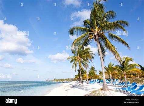 The tourist beach view on uninhabited island Little Stirrup Cay (Bahamas Stock Photo - Alamy