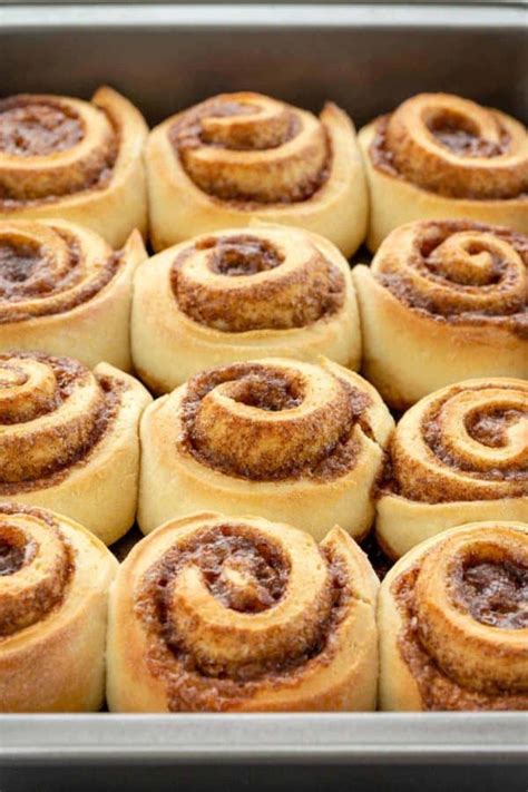 Homemade Cinnamon Rolls Recipe - Jessica Gavin