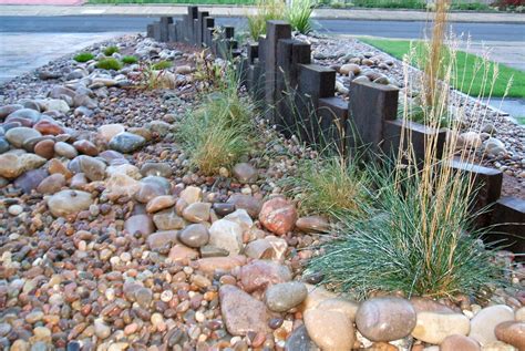 JARDIN...♥ | Low maintenance garden design, Beach theme garden, Pebble ...