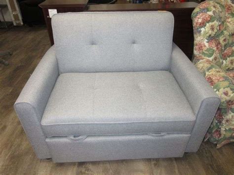 Loveseat / Pull Out Bed - Prime Time Auctions, Inc.