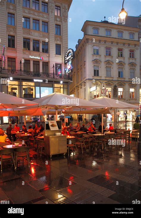 Austria, Vienna, Graben, nightlife, street scene, people Stock Photo - Alamy