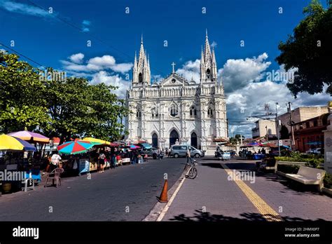 The historic Santa Ana Cathedral, Santa Ana, El Salvador Stock Photo - Alamy