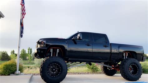 2500 HD 4X4 Crew 6.6L Duramax Diesel Lifted | SoCal Trucks