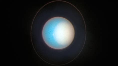 A Paler Uranus Emerges in the Latest Hubble Telescope Image - The New ...