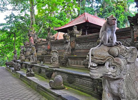 Ubud Monkey Forest / Mandala Wisata Wena Wana