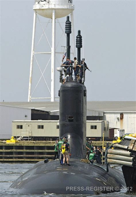 View of mighty USS Mississippi in Pascagoula River impresses crowd (gallery) - gulflive.com