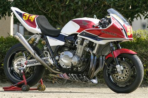 車種別カスタム：CB1300SF/SBシリーズ(オートショップアオヤマ)編 | 基礎知識 | カスタムピープル