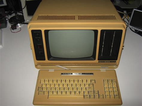 Tandy Radio Shack TRS-80 Model 4P (Low Serial #005336) | nIGHTFALL Blog / RetroComputerMania.com