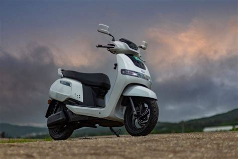 TVS iQube Electric ST, Estimated Price 1.25 Lakh - Check Mileage, Specs, Launch Date, Images ...