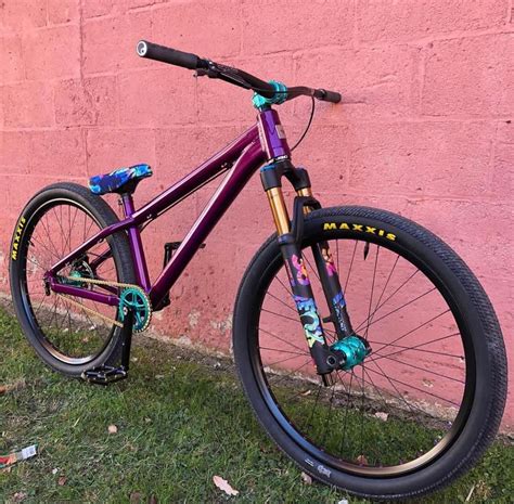 Dudeeee, I think I need that bike 😍 Santa Cruz Jackal from @ericdiehl 👌 ...