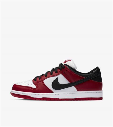 SB Dunk Low Pro 'Chicago' Release Date. Nike SNKRS MY