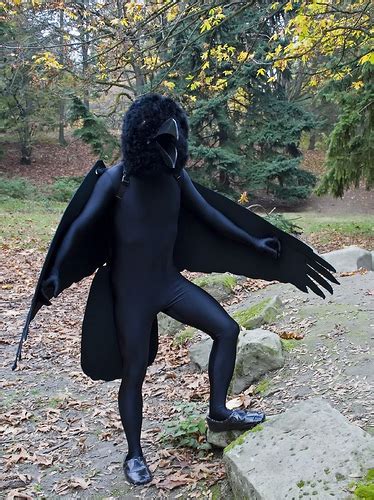 Raven Costumes (for Men, Women, Kids) | PartiesCostume.com