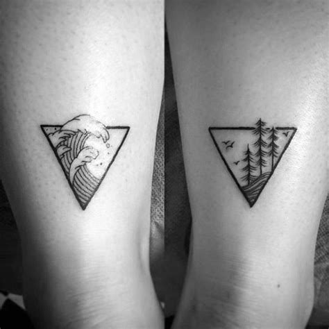 Tatuajes de mar y montaña: ¿quieres tenerlo todo? | Tatuaje de triangulo, Tatuajes minimalistas ...