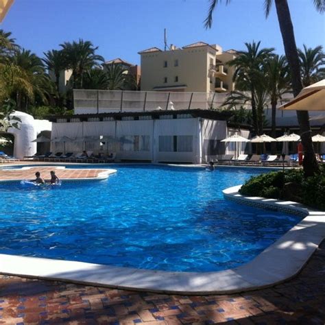 Don Carlos beach club, Marbella - Pool in Marbella